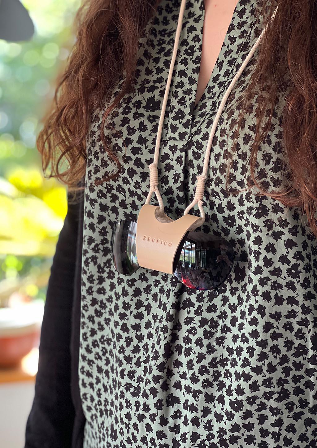 Sonnenbrillen-Halter aus echtem Leder